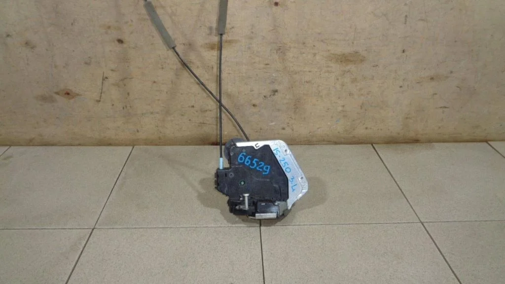 Замок двери задней левой Lexus IS250 2015 XE30