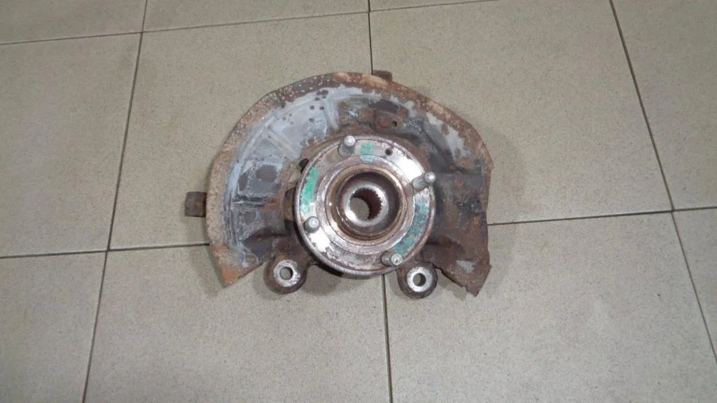 Кулак поворотный передний левый Chevrolet Cobalt T250