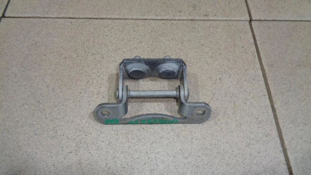 Петля двери багажника Subaru Impreza XV 2011 G12, GE, GH