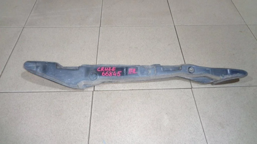 Пыльник крыла Chevrolet Cruze J300