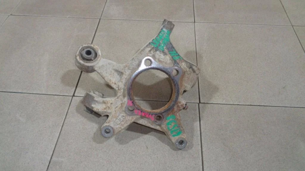 Кулак поворотный задний левый Subaru Outback 2010 B14, BR