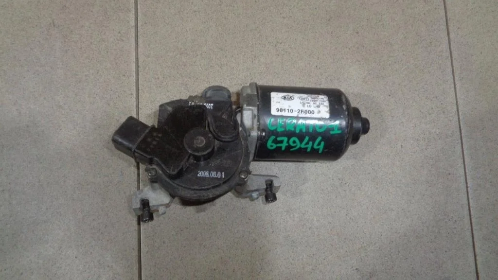 Моторчик дворников передний Kia Cerato 1 LD