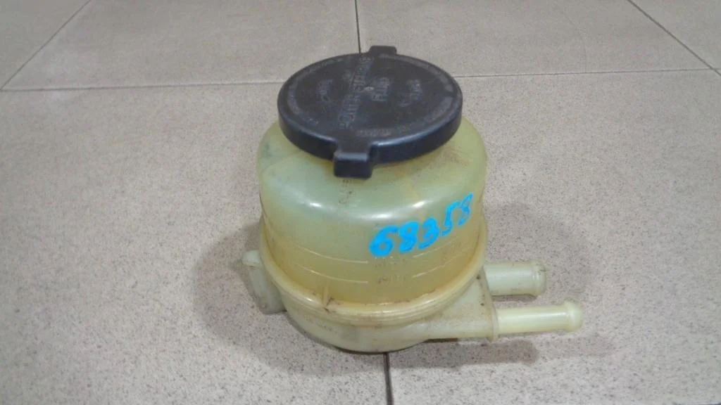 Бачок гидроусилителя Toyota Camry XV40