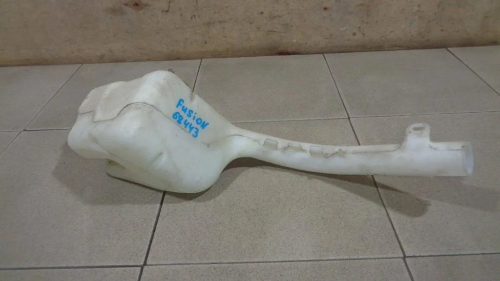 Бачок омывателя лобового стекла Ford Fusion CBK