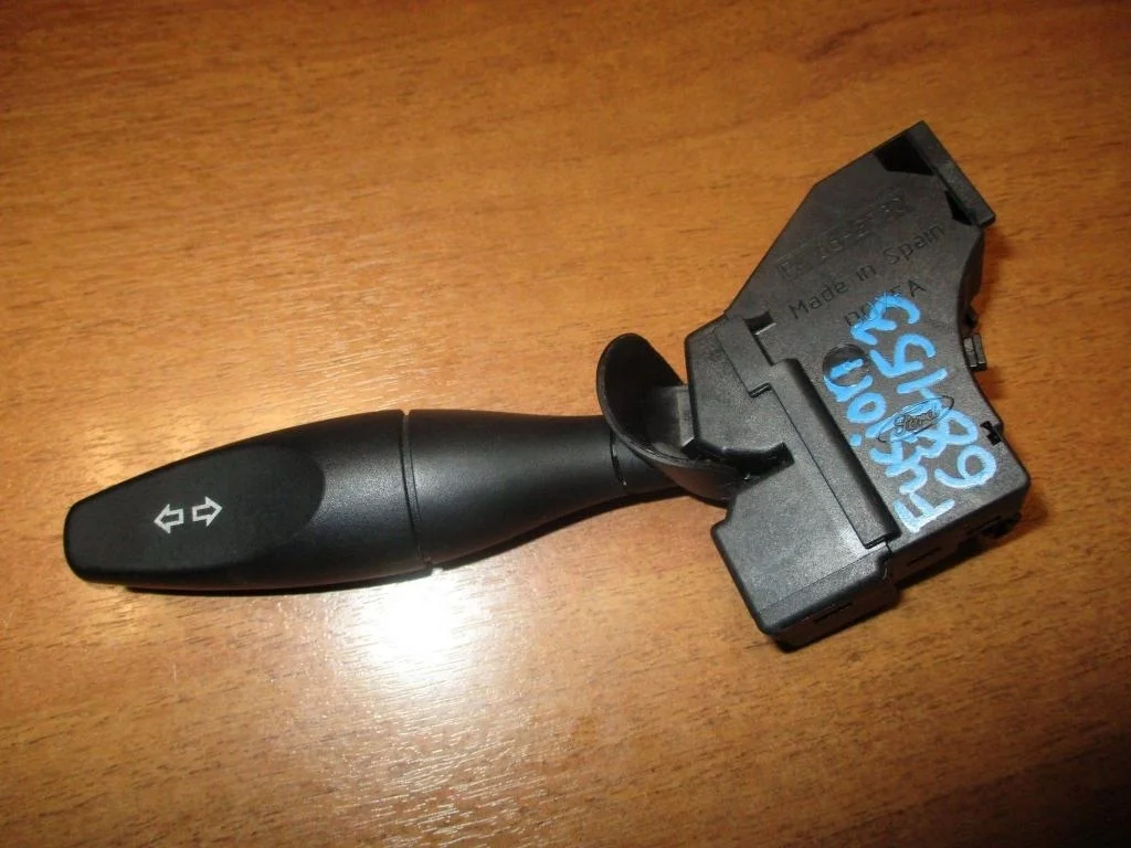 Переключатель поворотов подрулевой Ford Fusion CBK