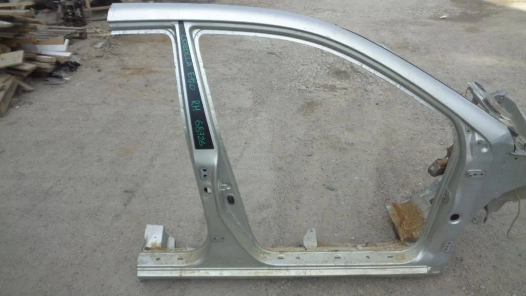 Порог со стойкой правый Toyota Corolla E120