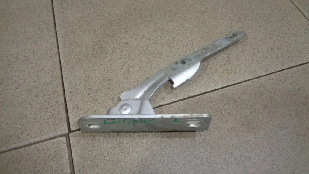 Петля капота левая Renault Logan 1 L90