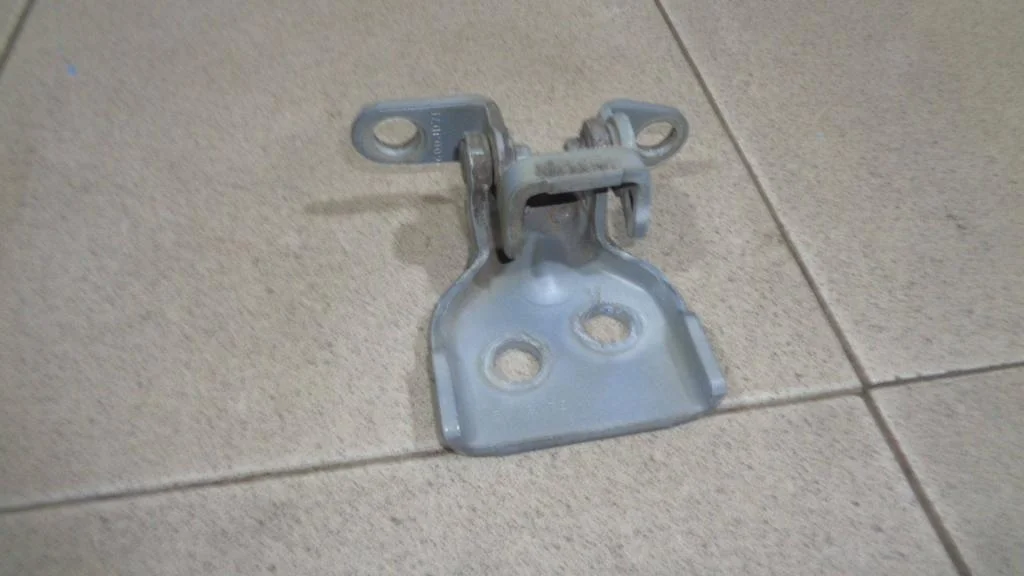 Петля двери передней правой верхняя Ford Fusion CBK