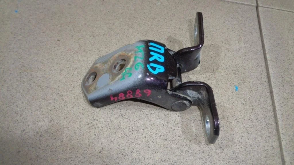 Петля двери передней правой верхняя Mazda 6 GG