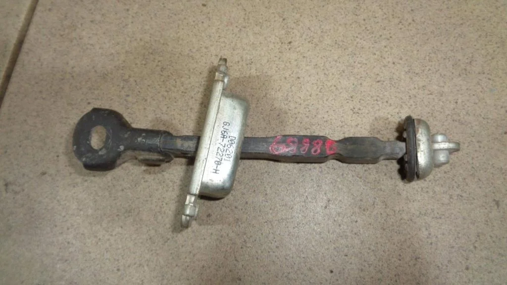 Ограничитель двери Mazda 6 GG