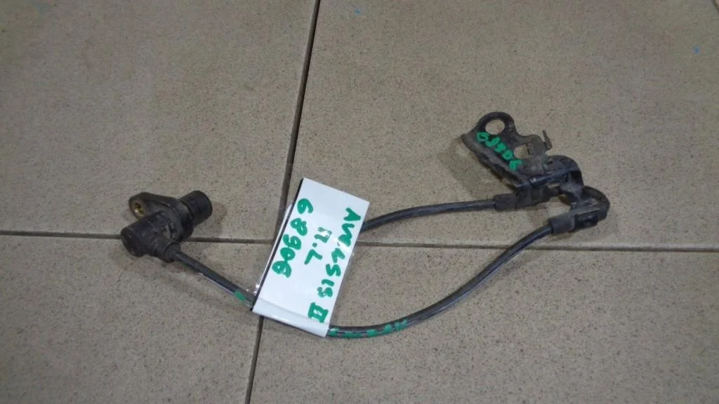 Датчик abs передний левый Toyota Avensis 2 T250