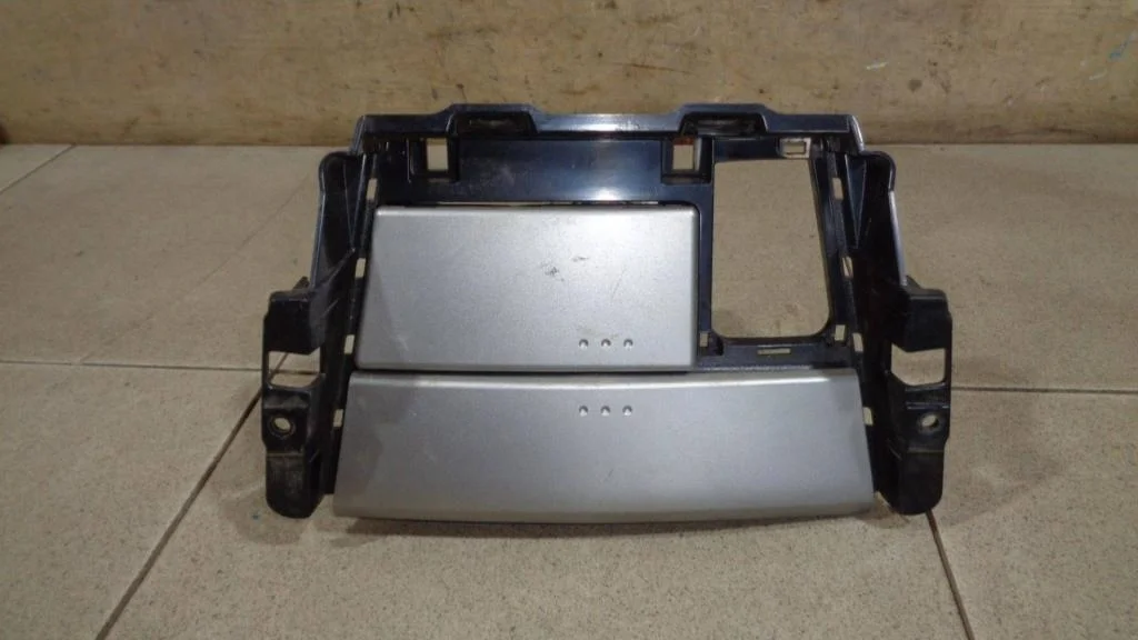 Ящик передней консоли Toyota Camry XV40
