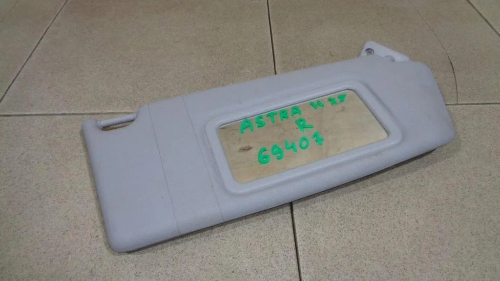 Козырек солнцезащитный правый Opel Astra 2007 H