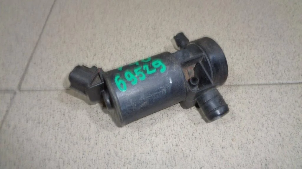 Насос омывателя фар Toyota Camry XV40