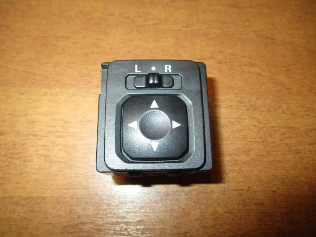 Переключатель регулировки зеркала Mitsubishi Lancer 10 CY