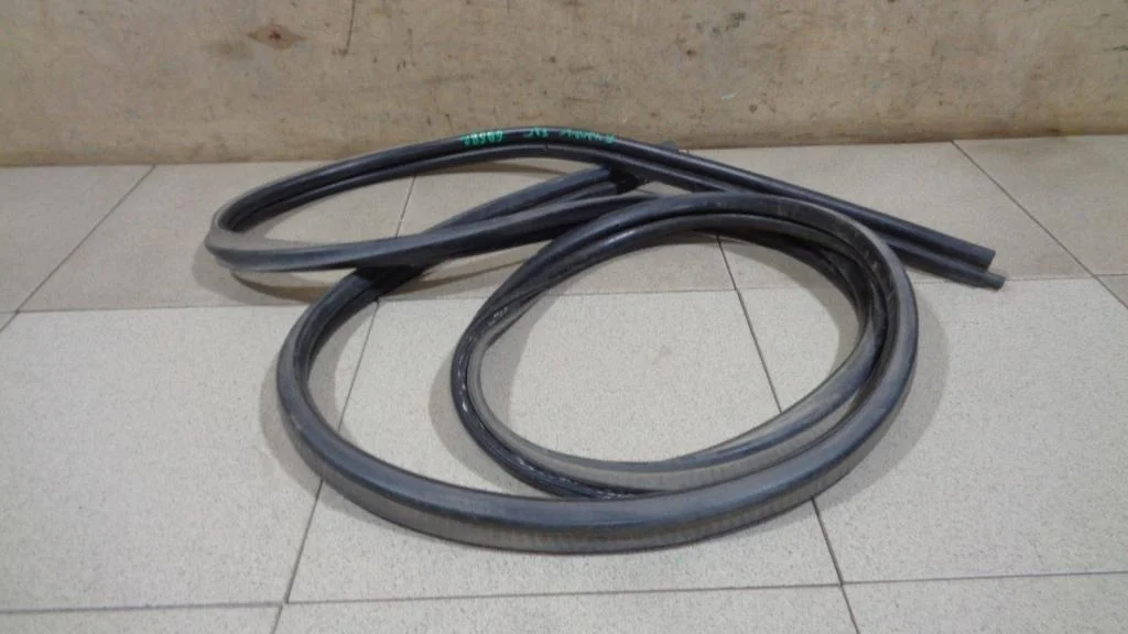 Уплотнитель багажника Ford Fusion CBK