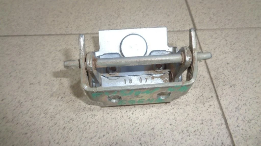 Петля двери багажника Ford Fusion CBK