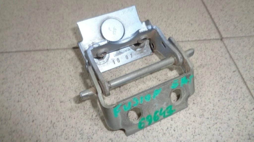 Петля двери багажника Ford Fusion CBK