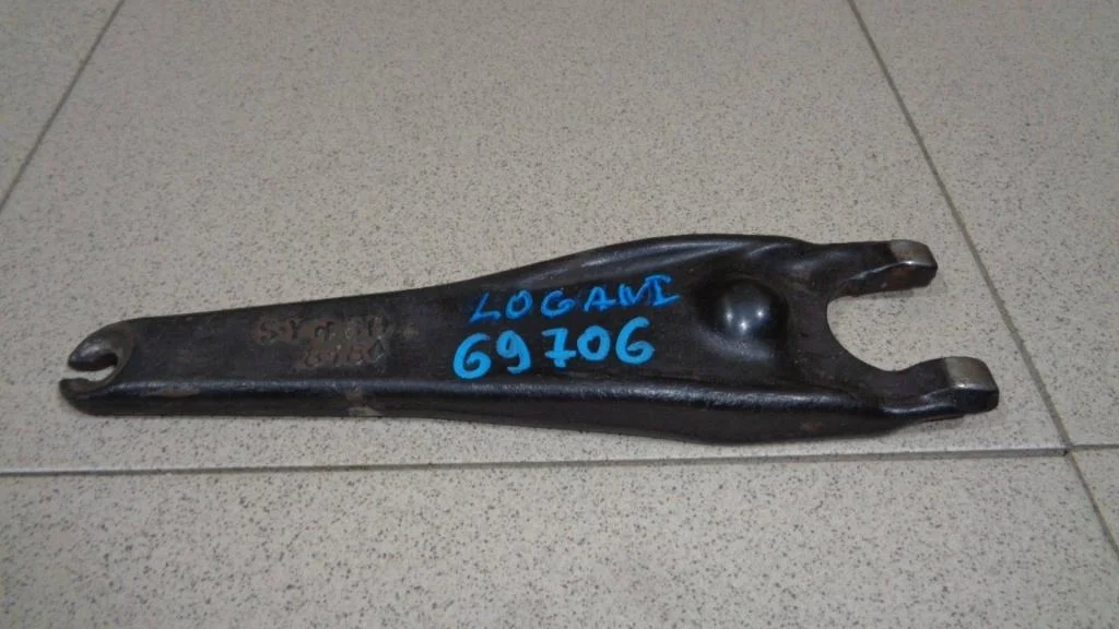 Вилка сцепления Renault Logan 1 L90