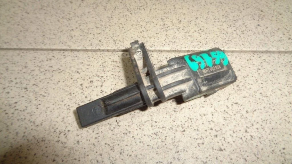 Датчик abs передний правый Volkswagen Golf 6