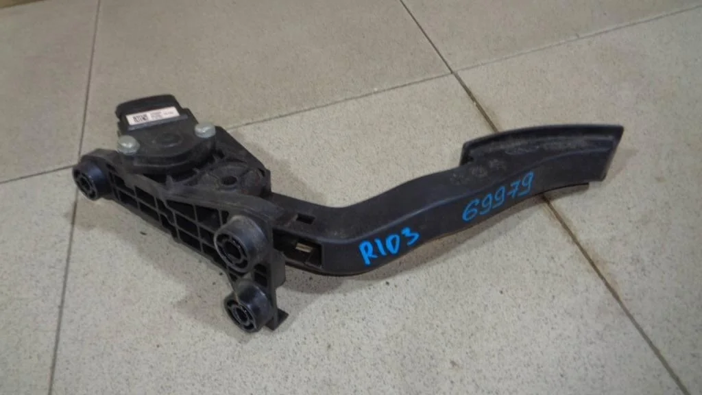 Педаль газа Kia RIO 3 UB, QB