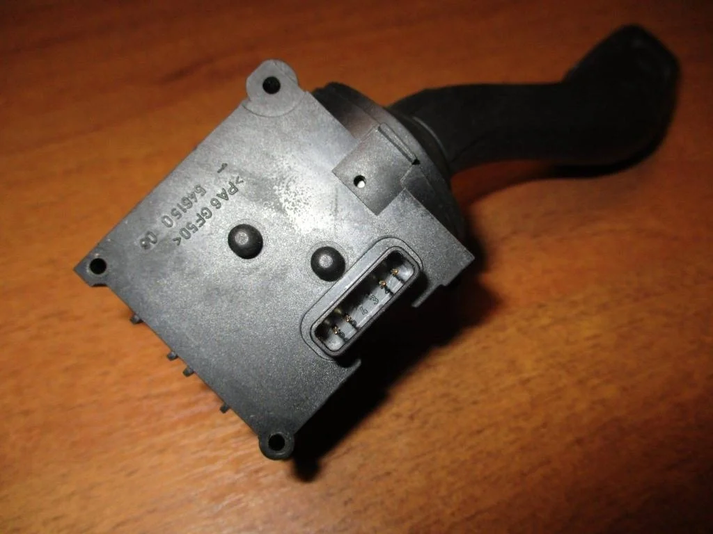 Переключатель стеклоочистителей Audi A4 B7