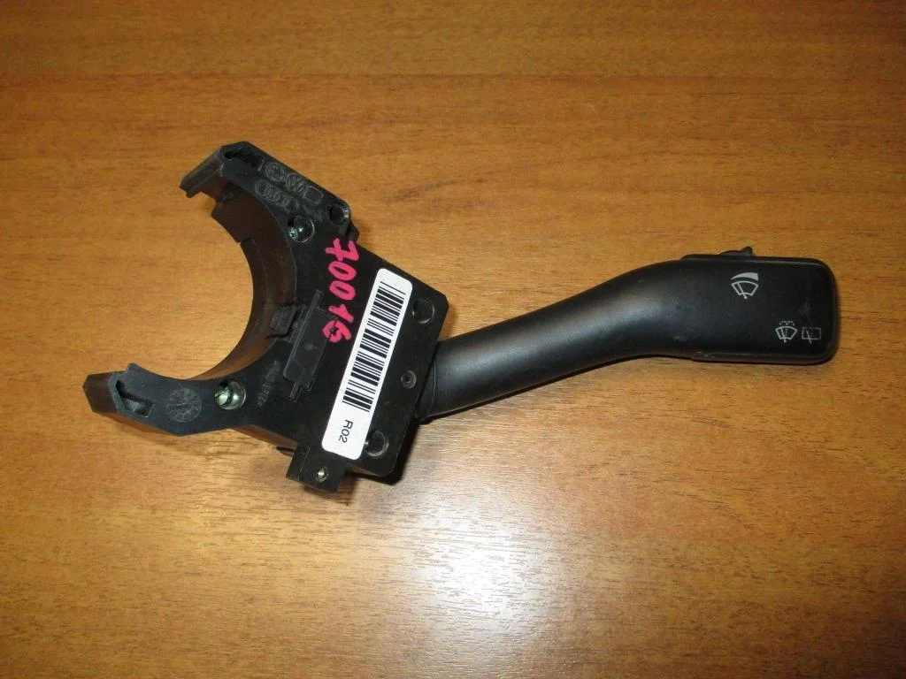 Переключатель стеклоочистителей Volkswagen Golf 4