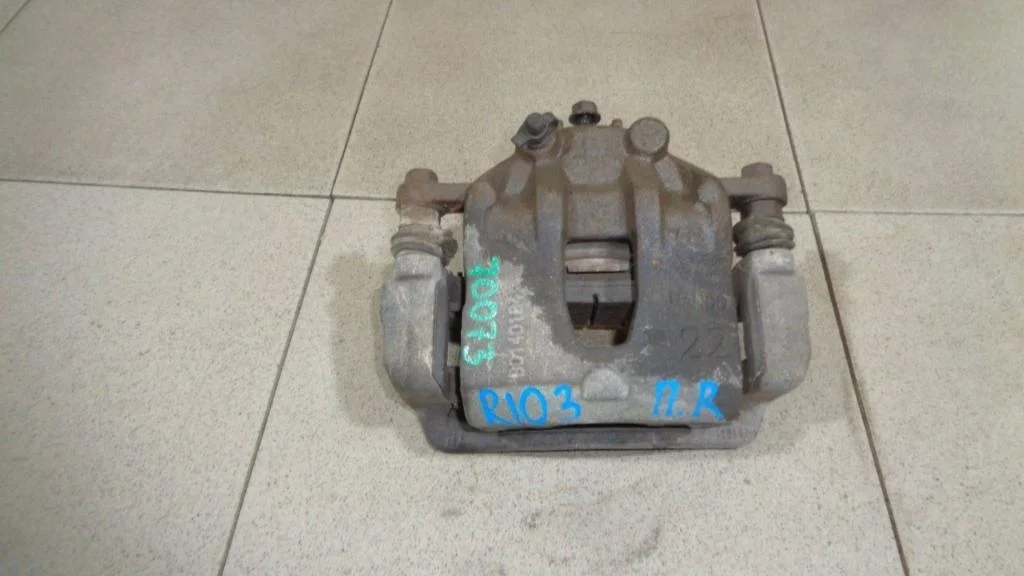 Суппорт передний правый Kia RIO 3 UB, QB