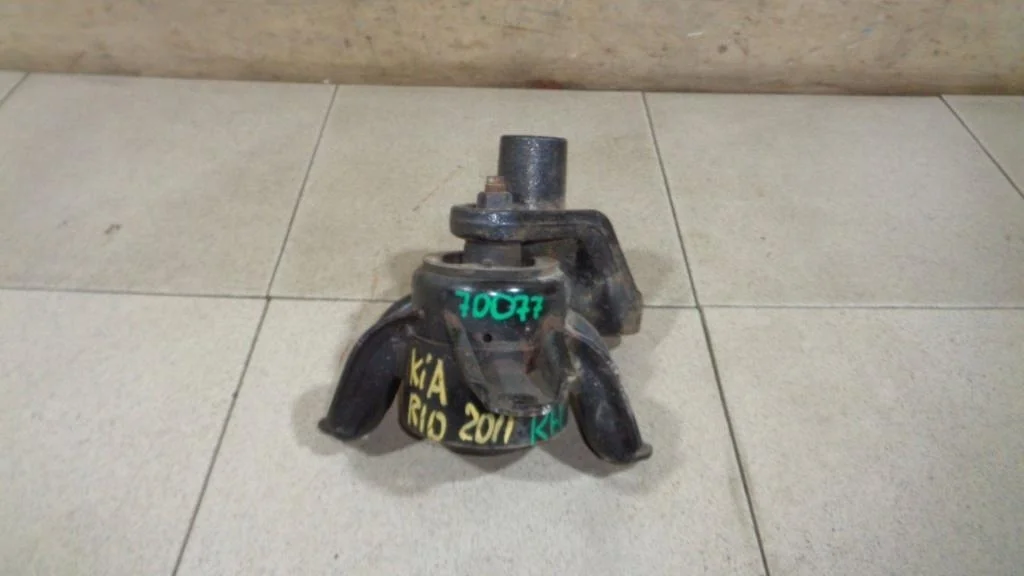 Опора двигателя правая Kia RIO 3 UB, QB