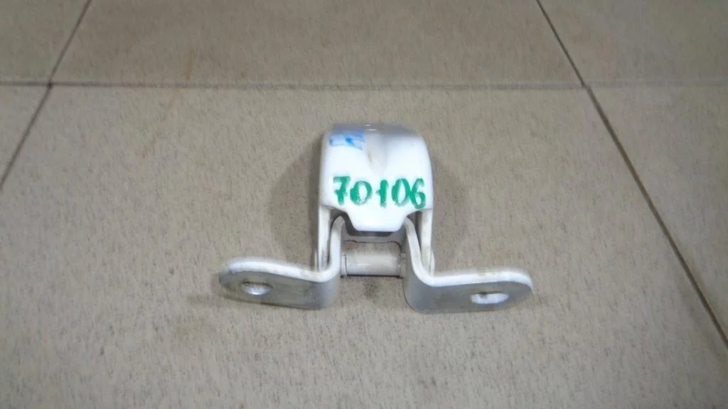 Петля двери задней правой нижняя Kia RIO 3 UB, QB