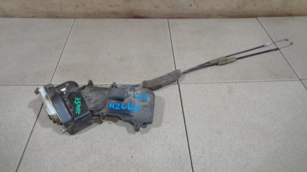 Замок двери задней правой Mazda 6 GG