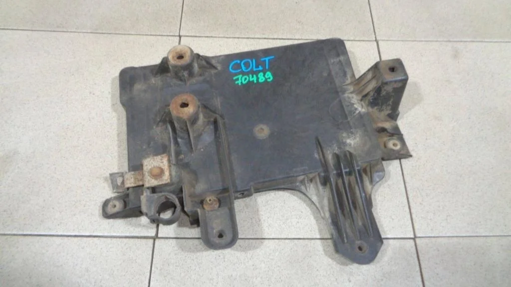 Крепление акб Mitsubishi Colt 2007 Z3