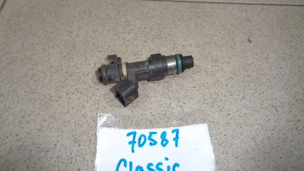 Форсунка топливная Nissan Almera Classic 2007 B10