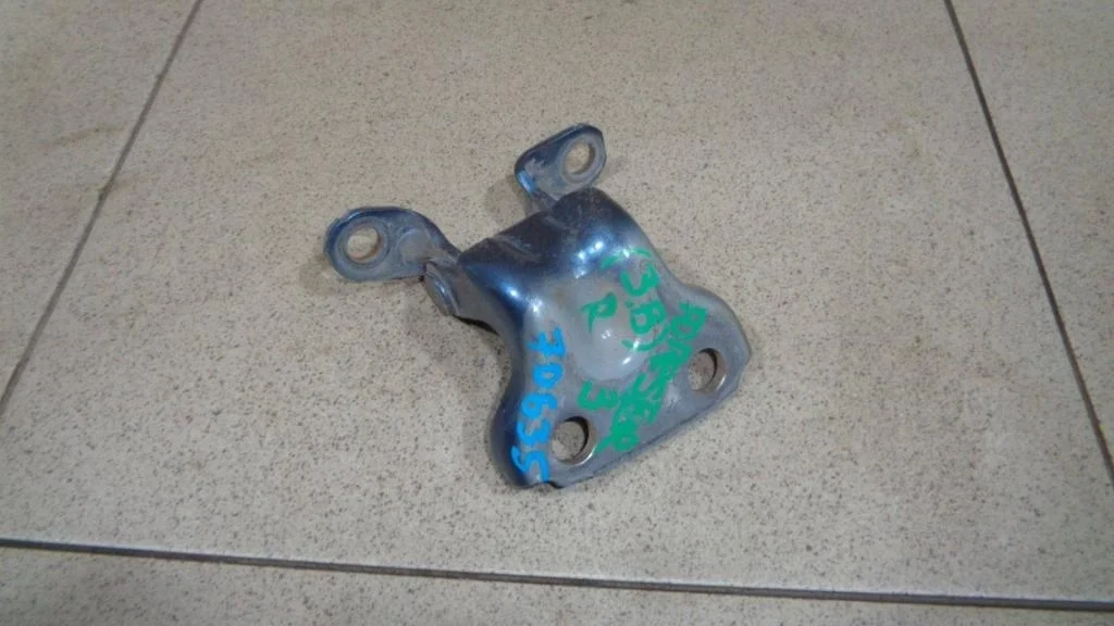 Петля двери задней правой верхняя Subaru Forester S12, SH