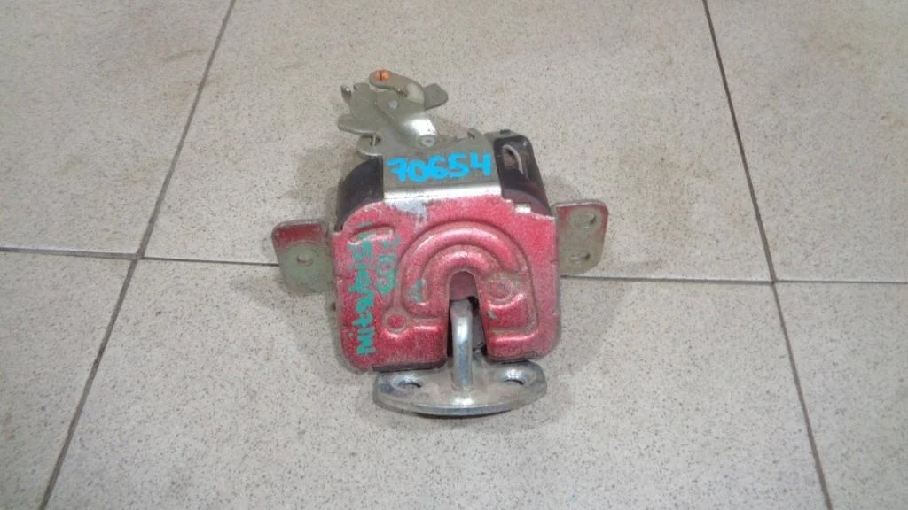 Замок багажника Mitsubishi Colt 2007 Z3