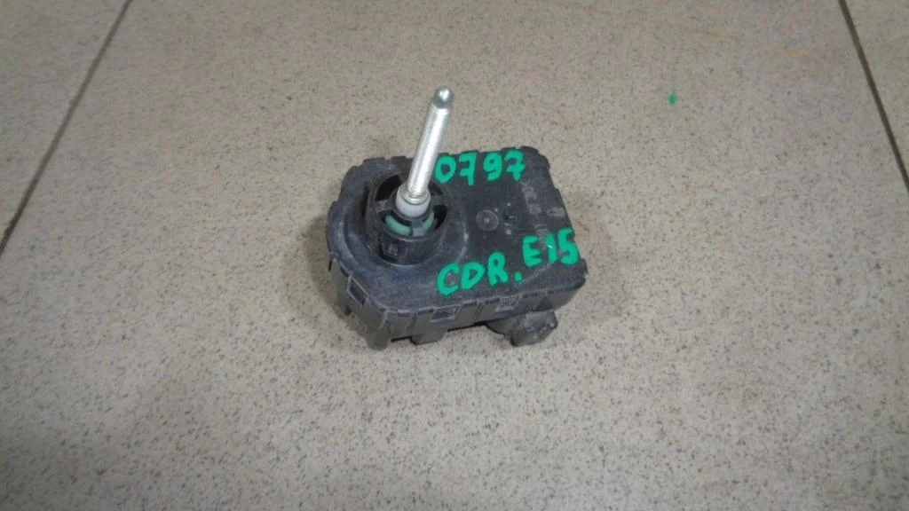 Моторчик корректора фары Toyota Corolla E150