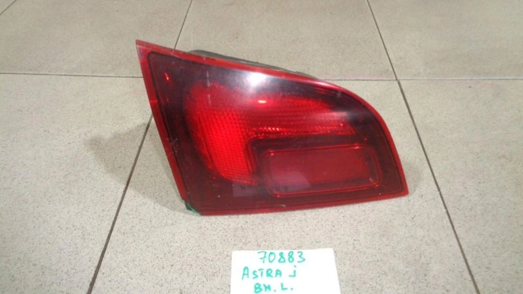 Фонарь задний внутренний левый Opel Astra J