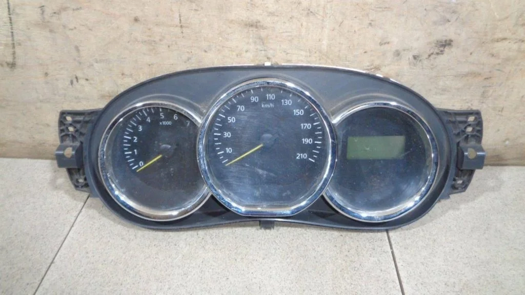 Панель приборов Renault Logan 2 L52