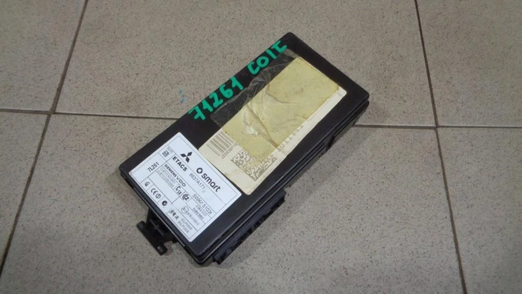 Блок комфорта Mitsubishi Colt 2007 Z3