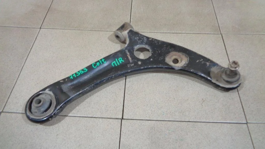 Рычаг передний правый Mitsubishi Colt 2007 Z3
