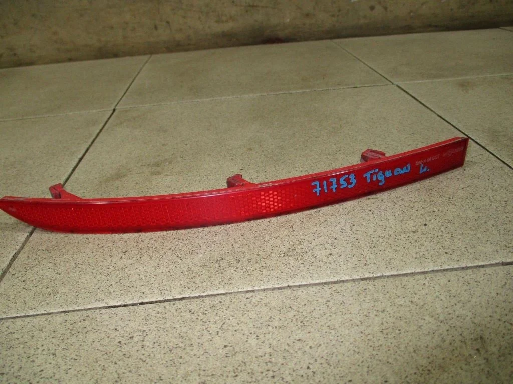 Отражатель в бампер задний левый Volkswagen Tiguan 1 NF