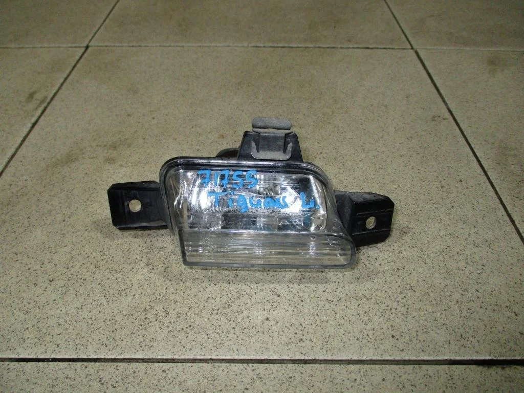 Фонарь задний в бампер левый Volkswagen Tiguan 1 NF