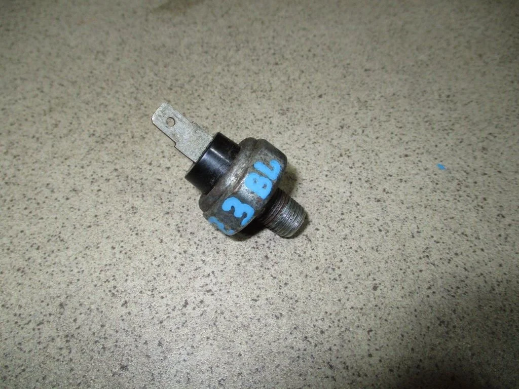 Датчик давления масла Mazda 3 BL