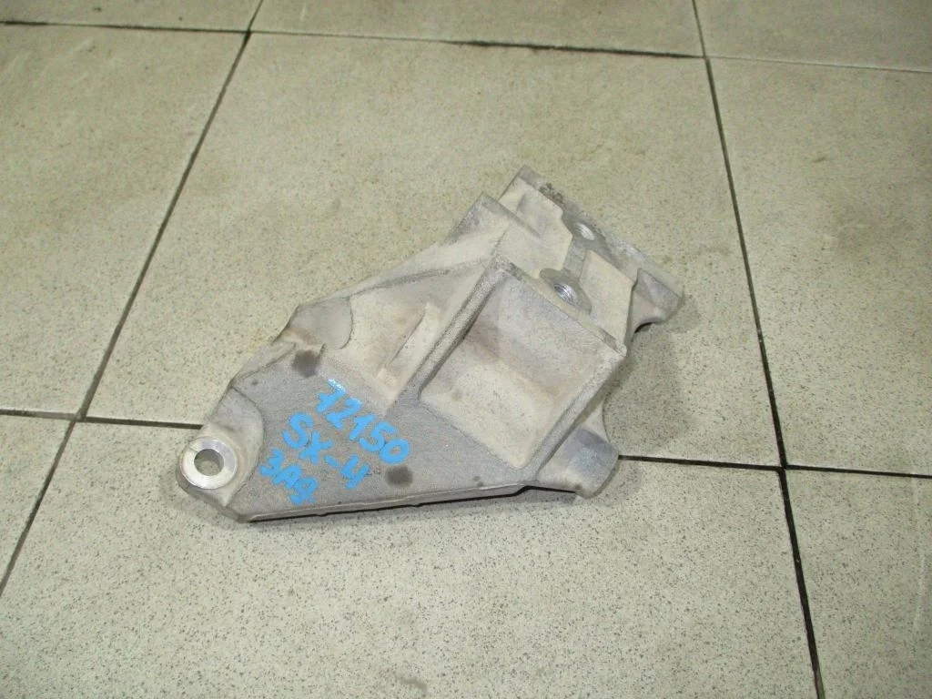 Кронштейн двигателя задний Suzuki SX4