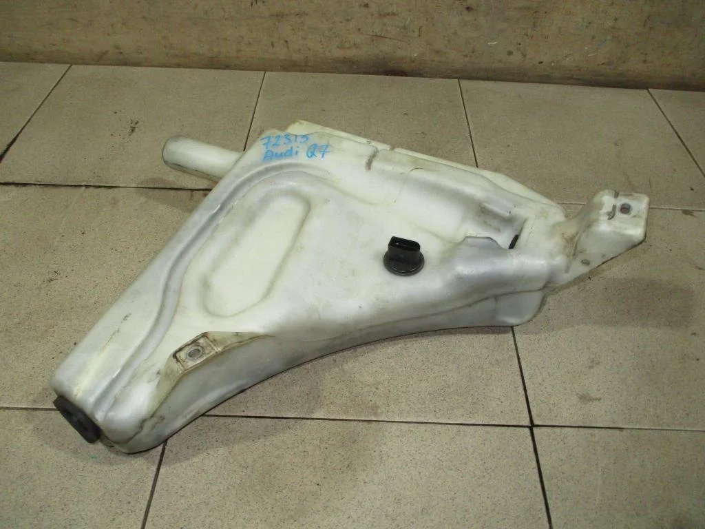 Бачок омывателя лобового стекла Audi Q7 2008 4L