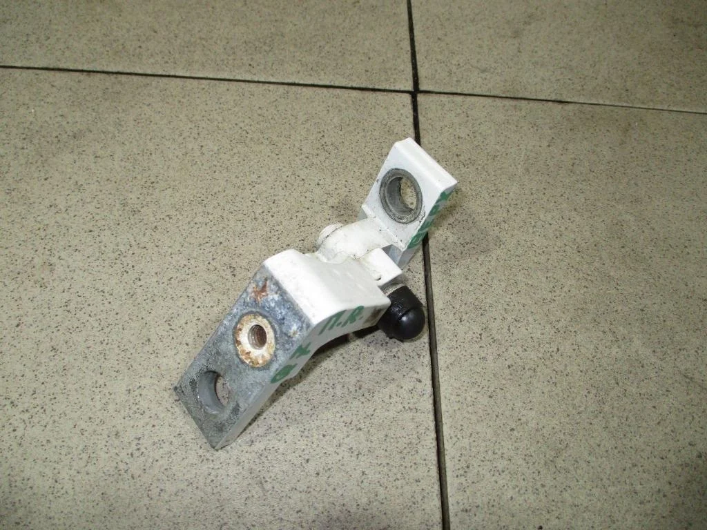 Петля двери передней правой верхняя Audi Q7 2008 4L