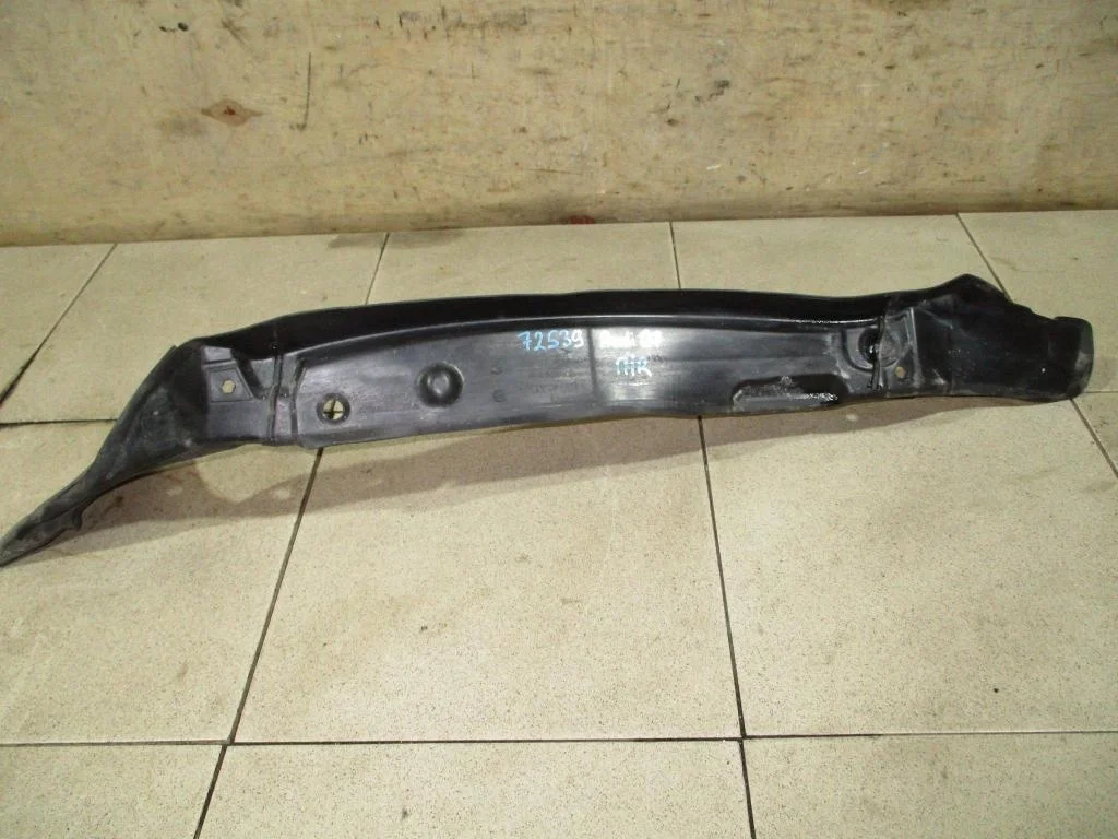 Пыльник крыла Audi Q7 2008 4L