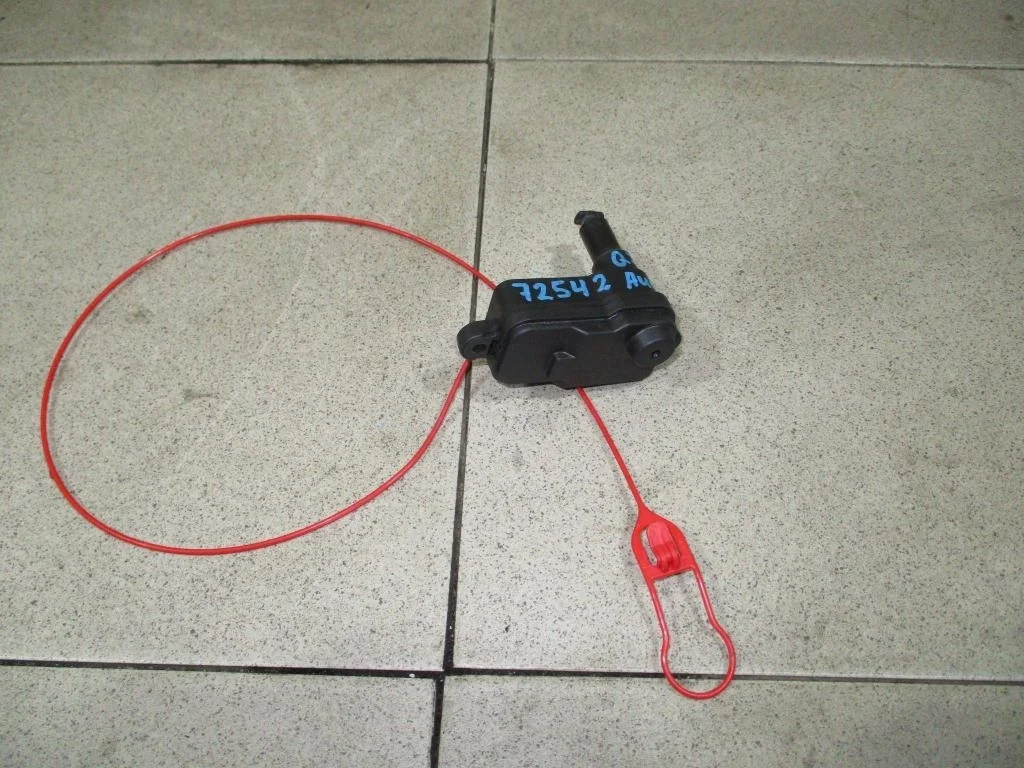 Активатор замка крышки бензобака Audi Q7 2008 4L