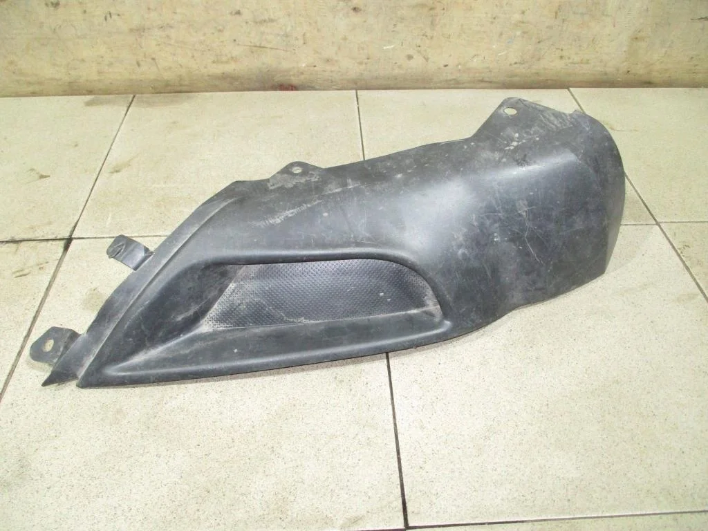 Накладка переднего бампера правая Mitsubishi Outlander 2 CW