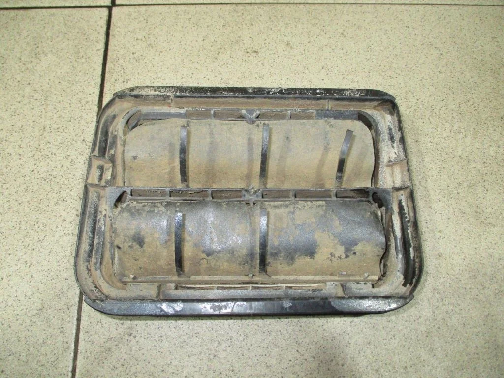 Решетка вентиляционная Renault Logan 1 L90